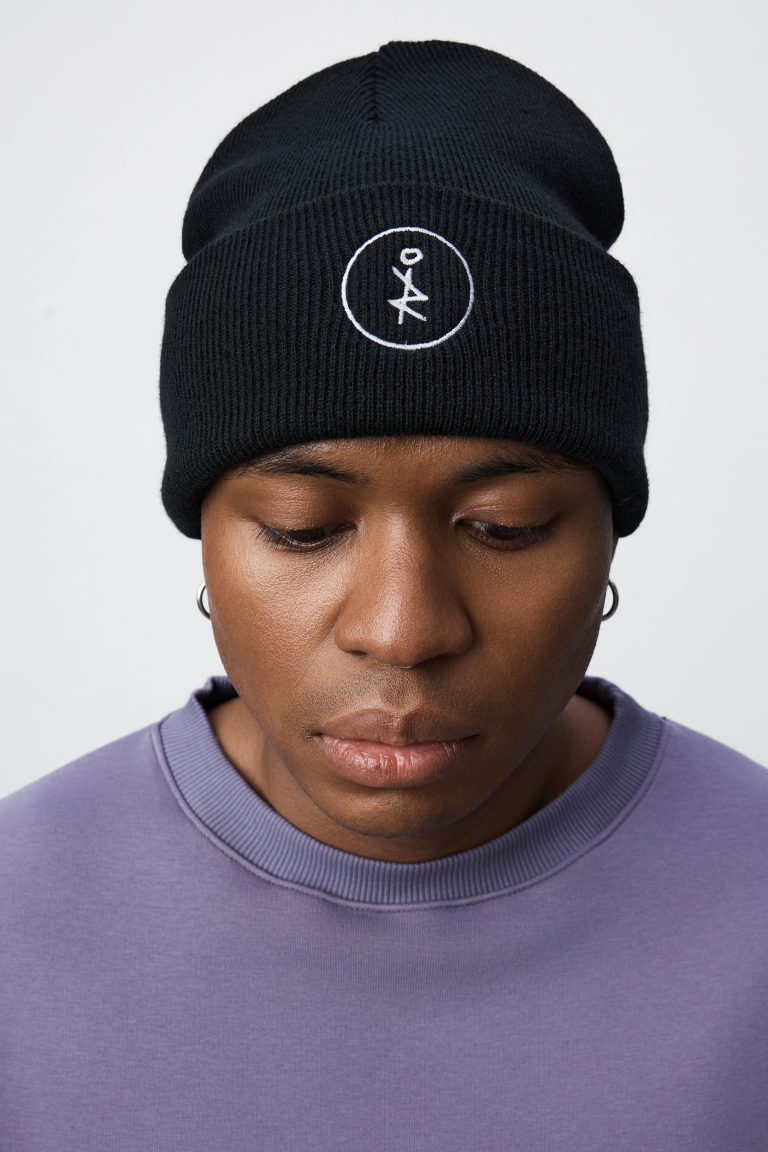 Black R-Logo Beanie